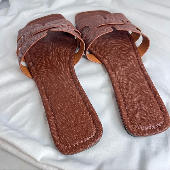 Women's Fashion Square Toe Flat Slide Brown Sandals (only worn once) - Picture 8 of 11